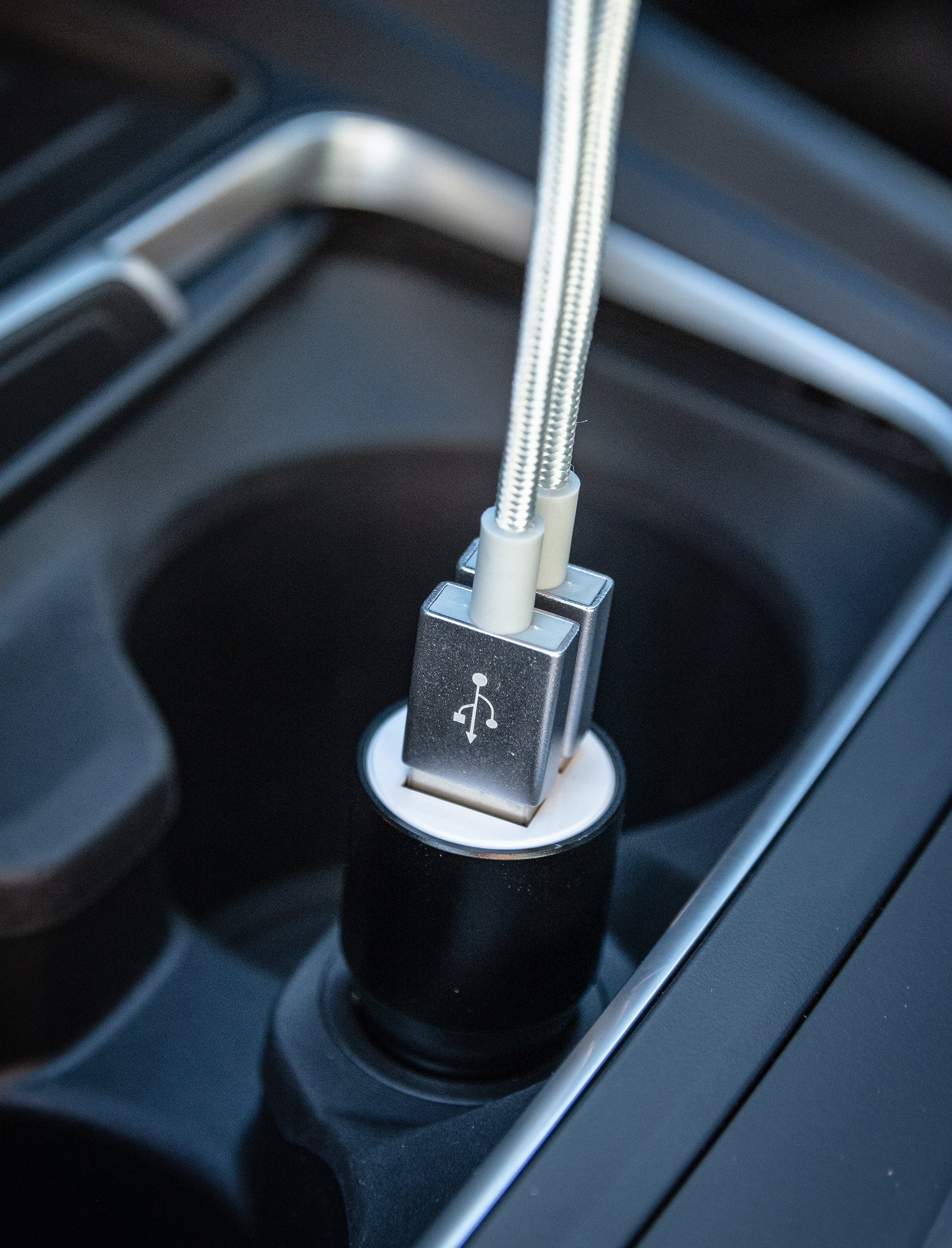 USB Car Adaptor (Black) - iN Tech - DSL